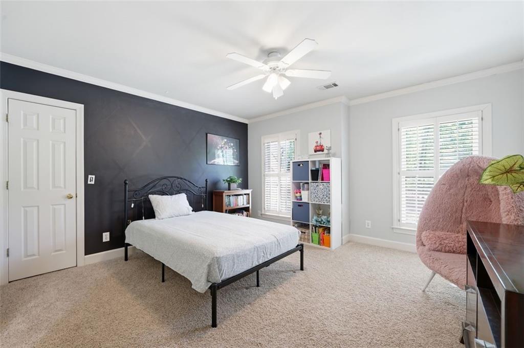 2336 Edgemere Lake Circle