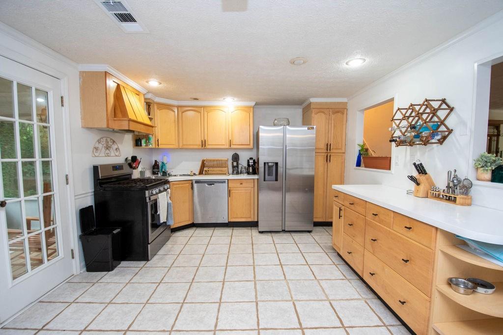 121 Sweetgum Road