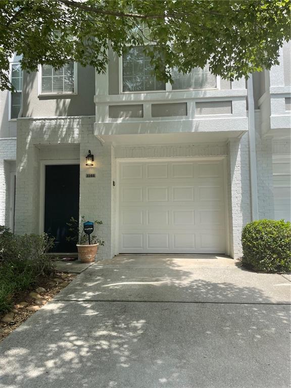 1162 Village Court SE
