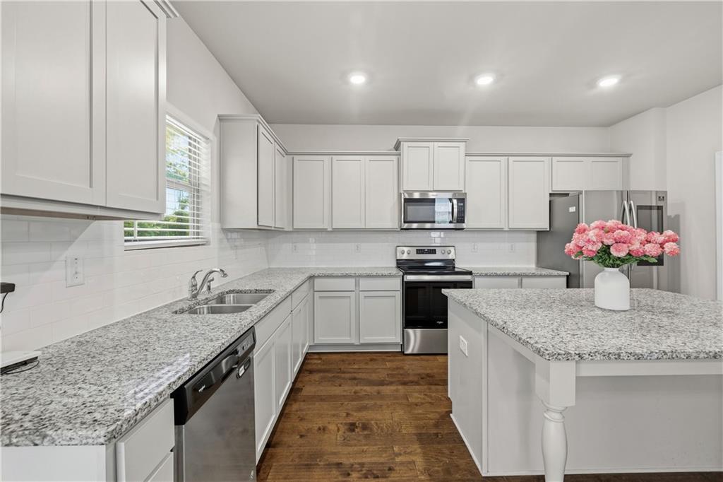 541 Noblewood Drive