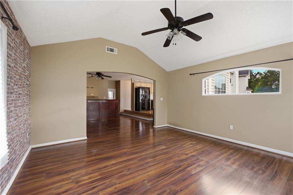 350 Yellow River Lane