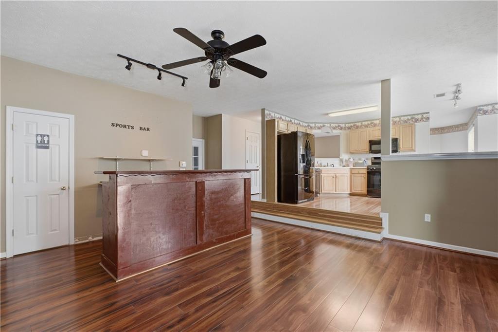 350 Yellow River Lane