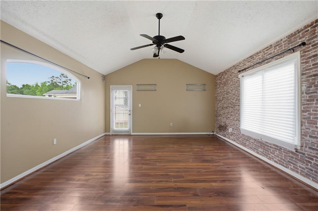 350 Yellow River Lane