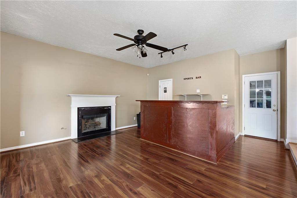 350 Yellow River Lane
