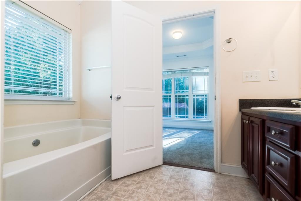 404 WOODCREEK
