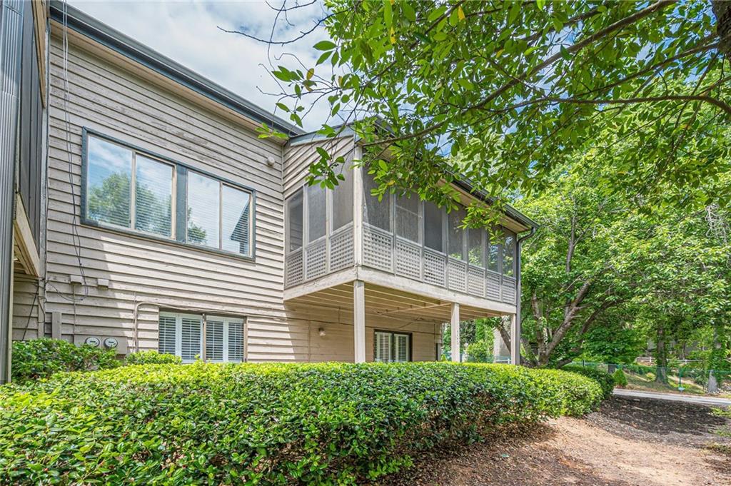 526 Gardenia Lane