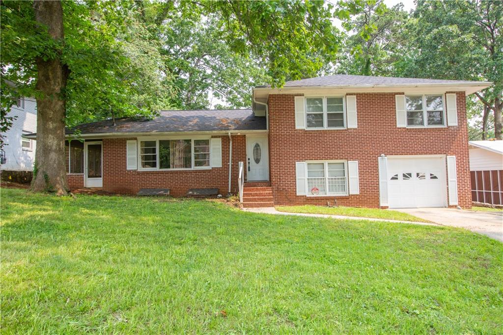 1558 BOULDERWOODS Drive SE