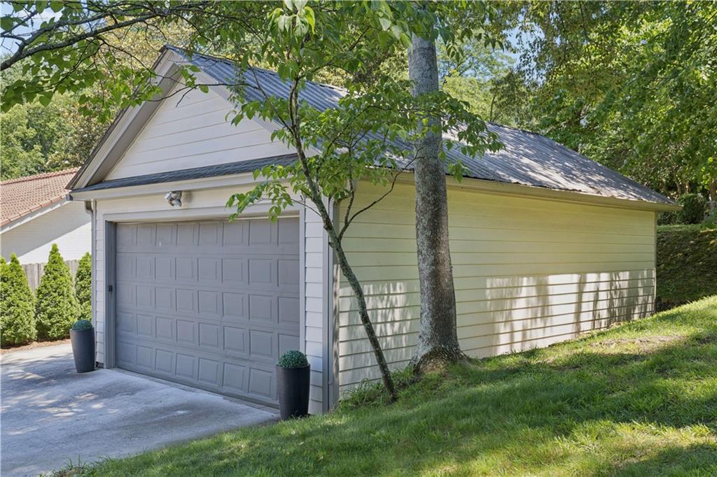635 E Morningside Drive NE