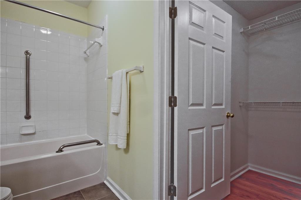 8102 WOODLAND Lane Unit 8102