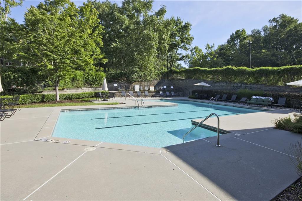 8102 WOODLAND Lane Unit 8102