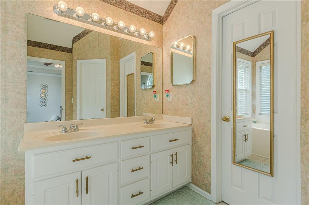 2212 Brandon Lane SW