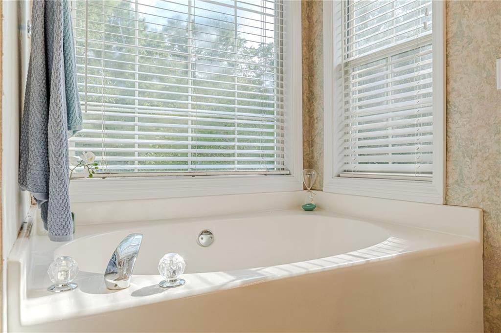 2212 Brandon Lane SW