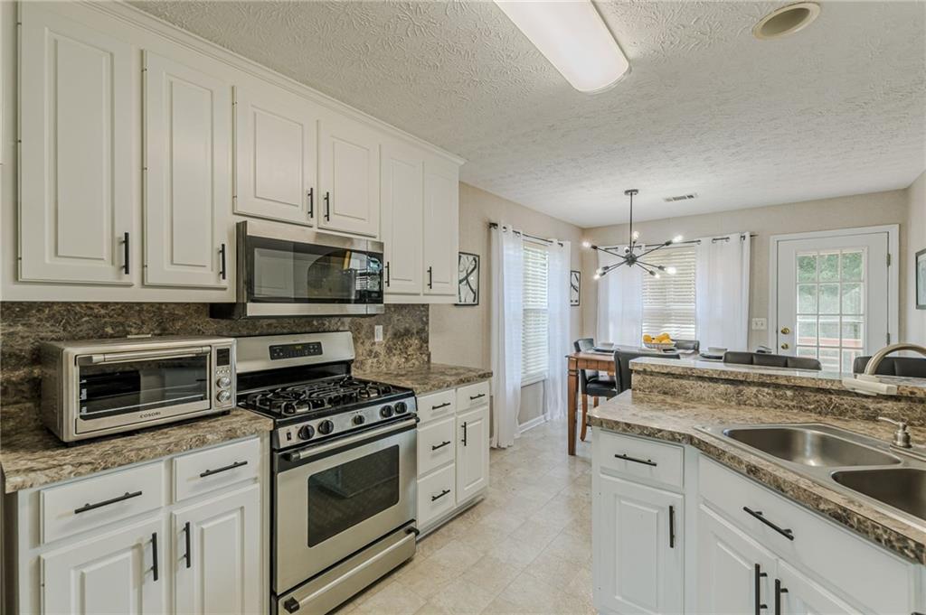 2212 Brandon Lane SW