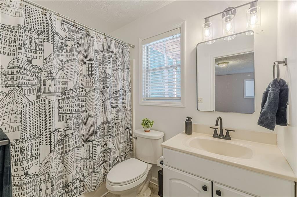 2212 Brandon Lane SW