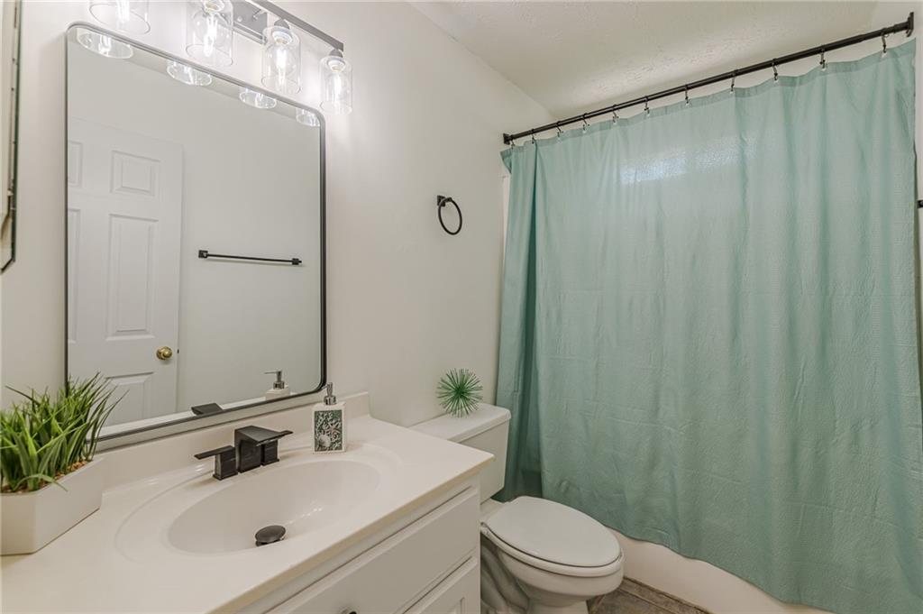 2212 Brandon Lane SW