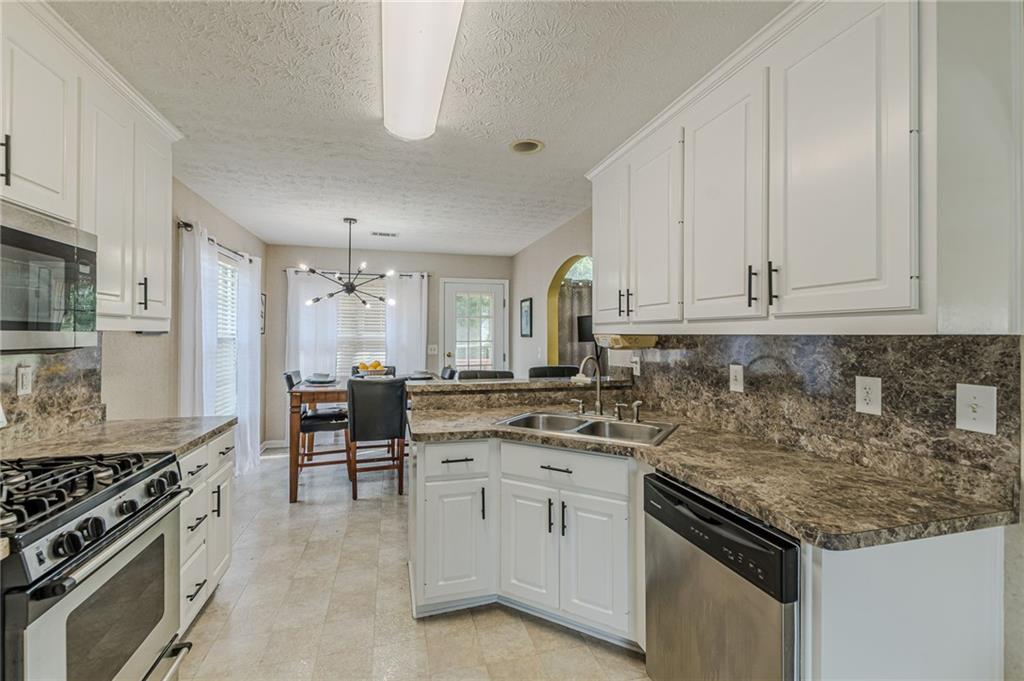 2212 Brandon Lane SW
