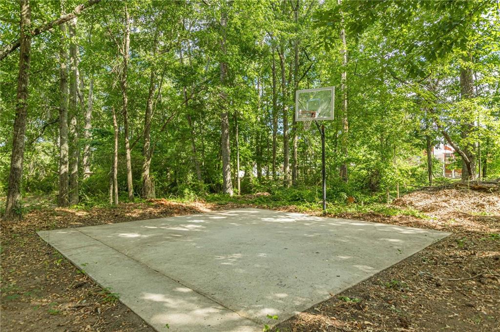 2212 Brandon Lane SW