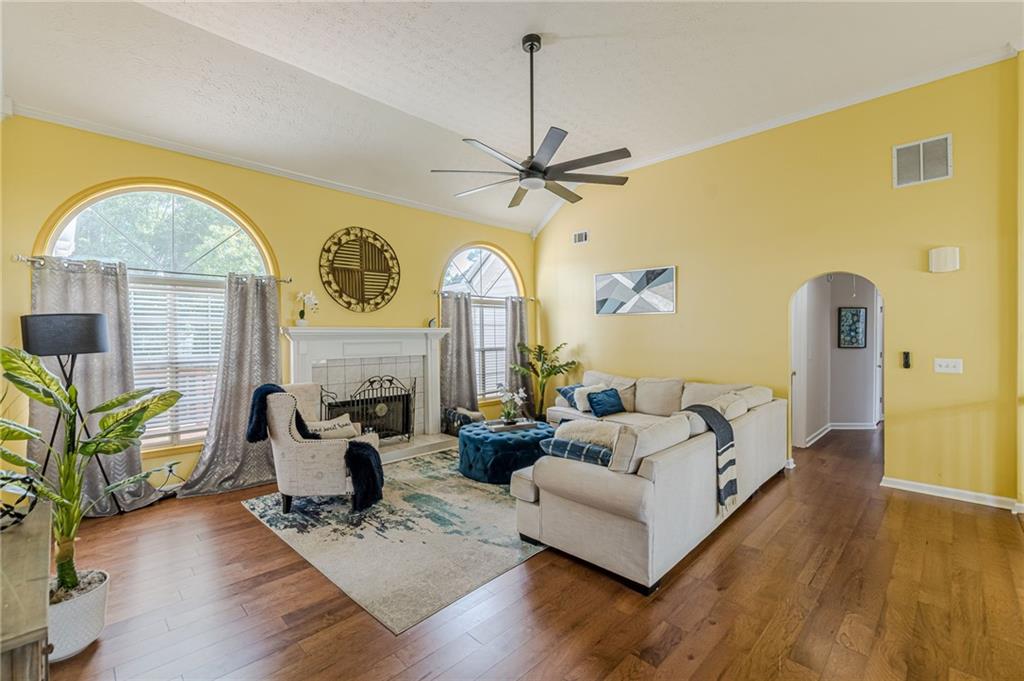 2212 Brandon Lane SW