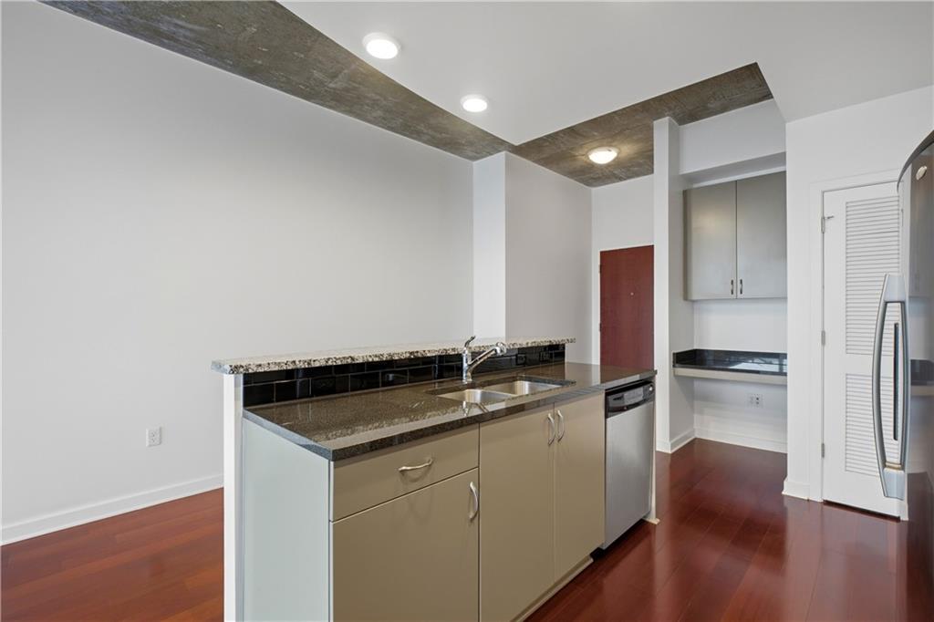400 W Peachtree Street NW Unit 2408