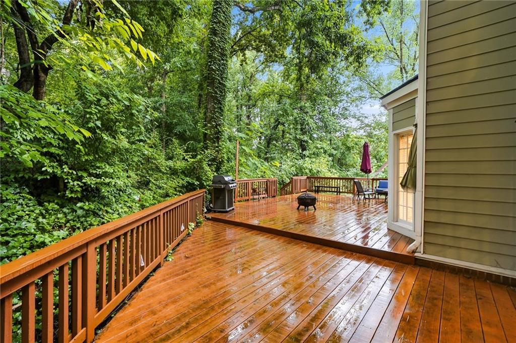18 Dean Overlook NW