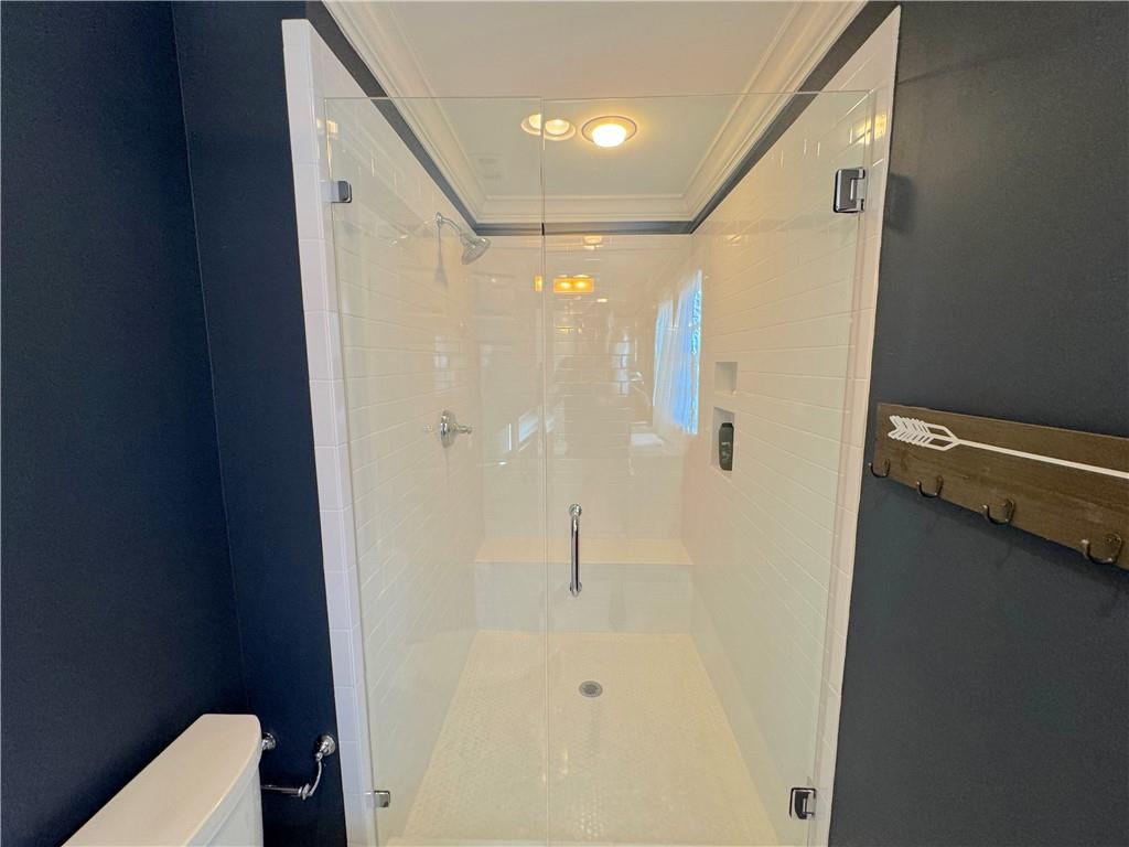 18 Dean Overlook NW