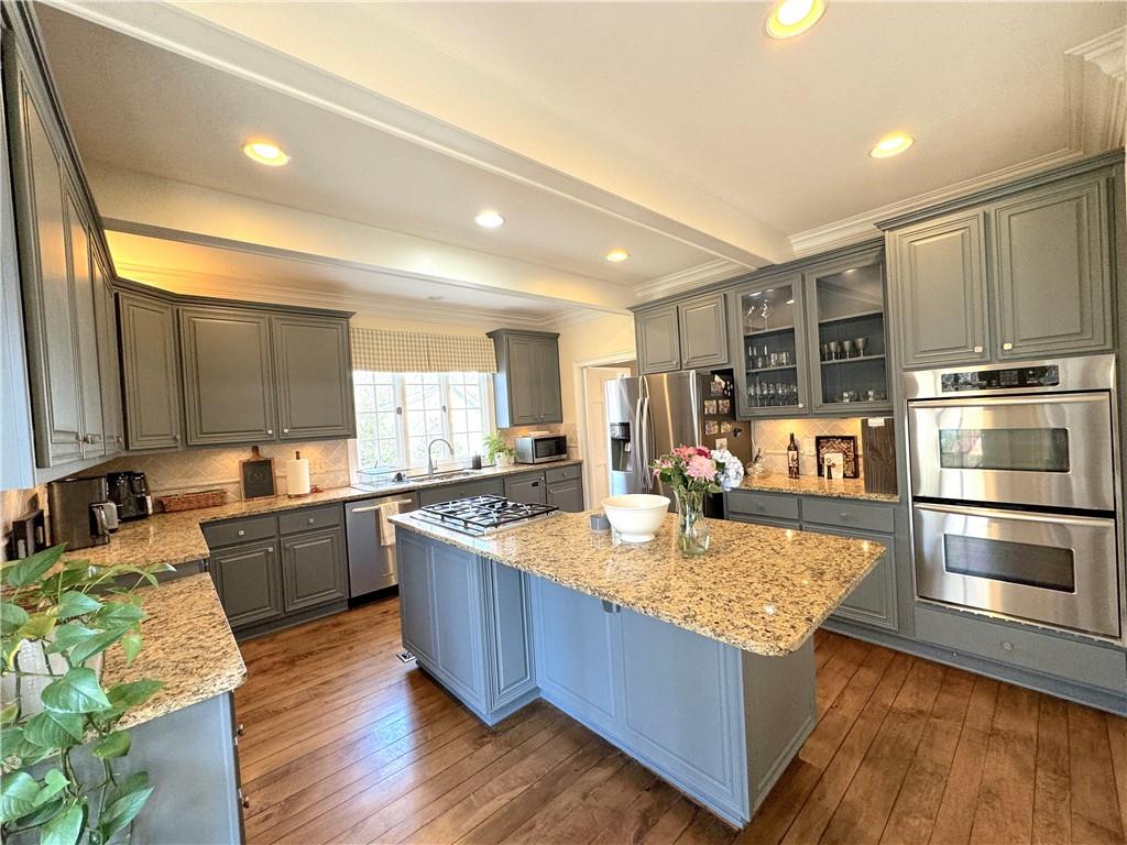 18 Dean Overlook NW