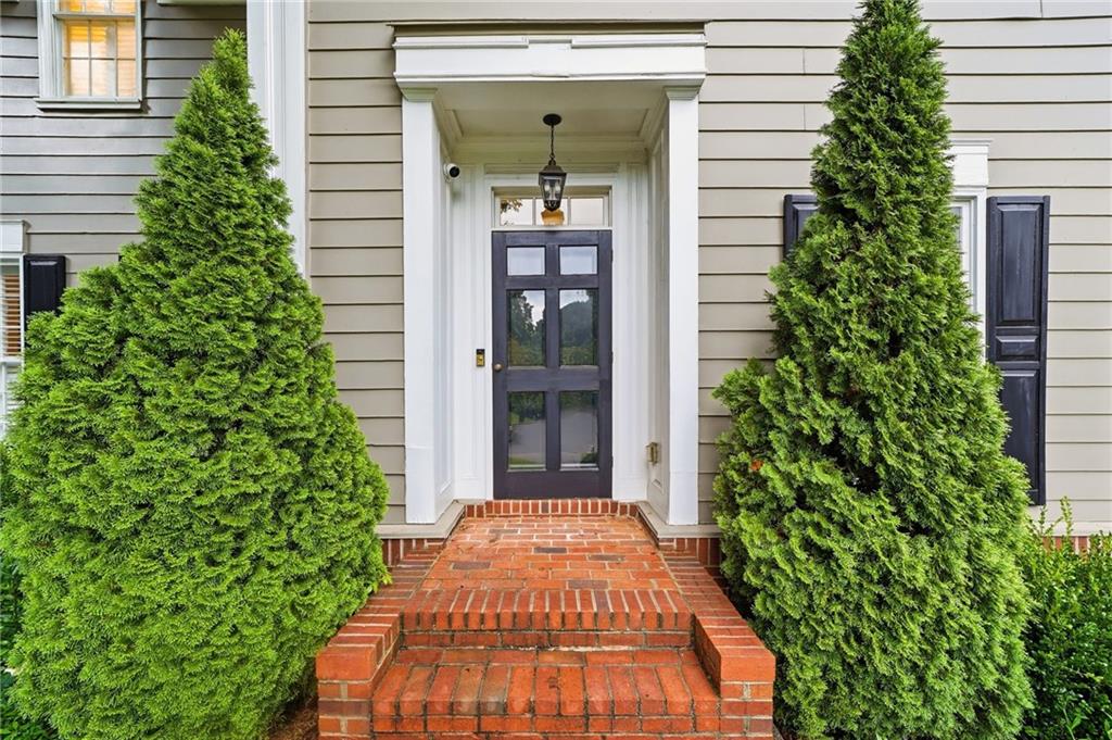18 Dean Overlook NW