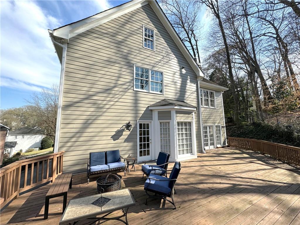 18 Dean Overlook NW