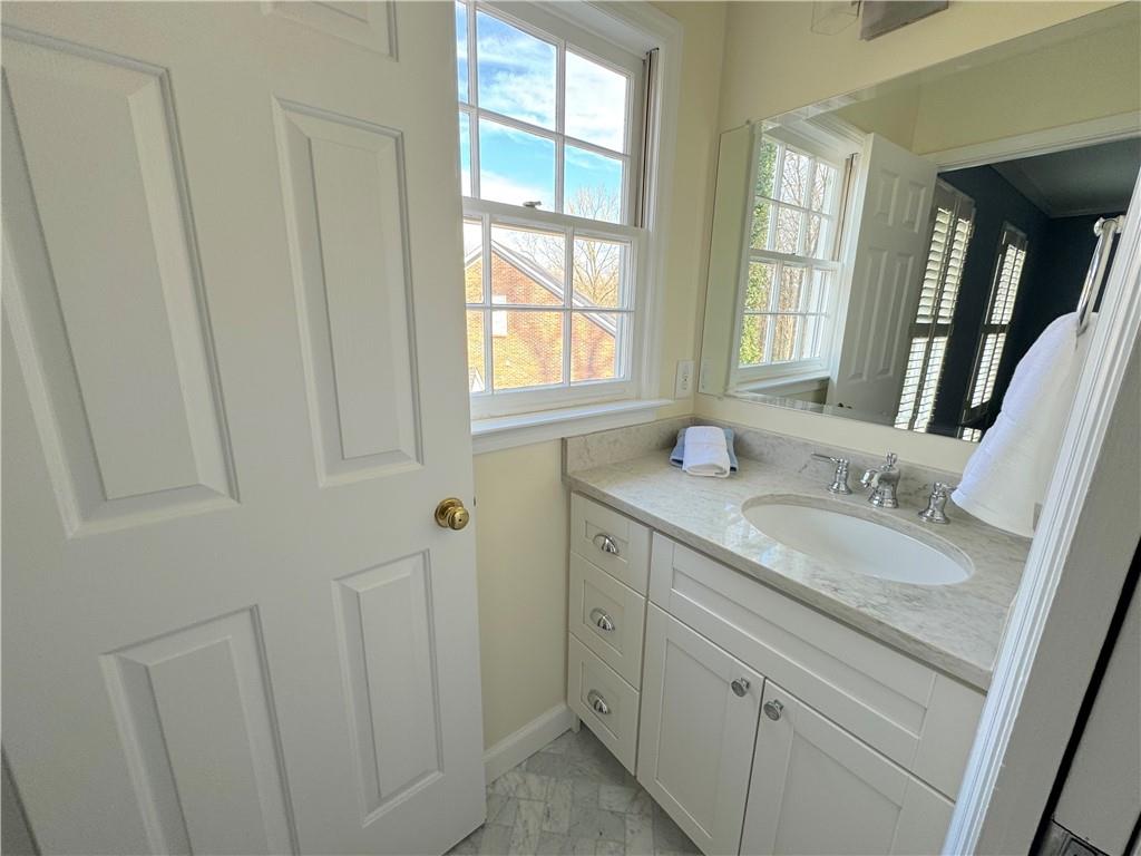 18 Dean Overlook NW