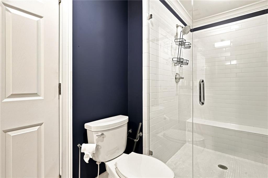 18 Dean Overlook NW