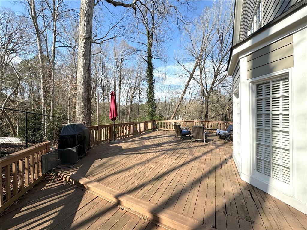 18 Dean Overlook NW