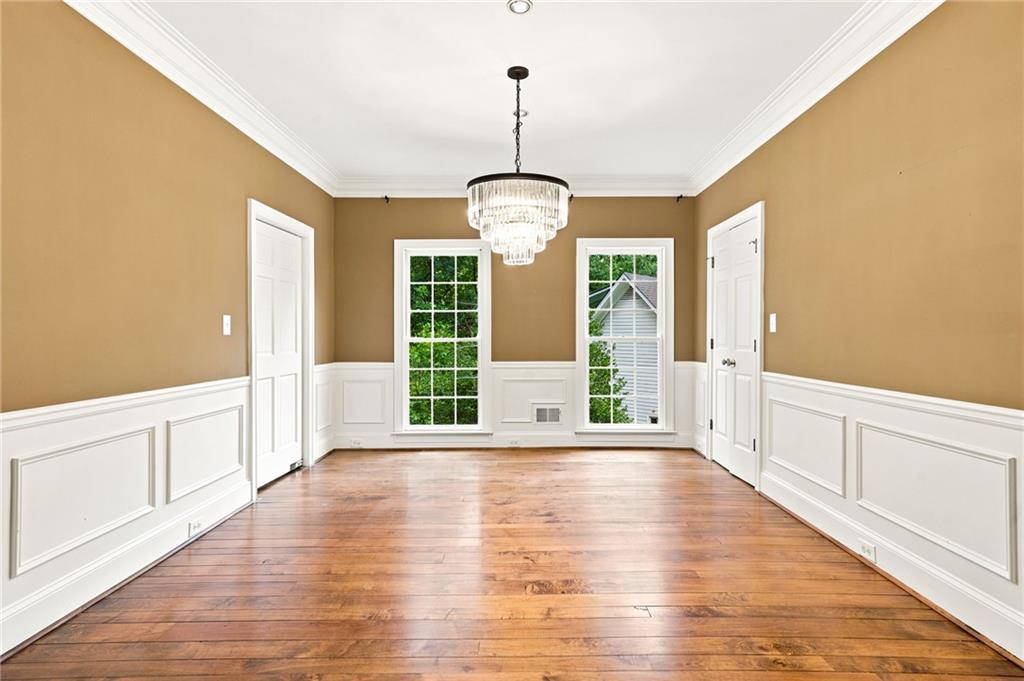 18 Dean Overlook NW