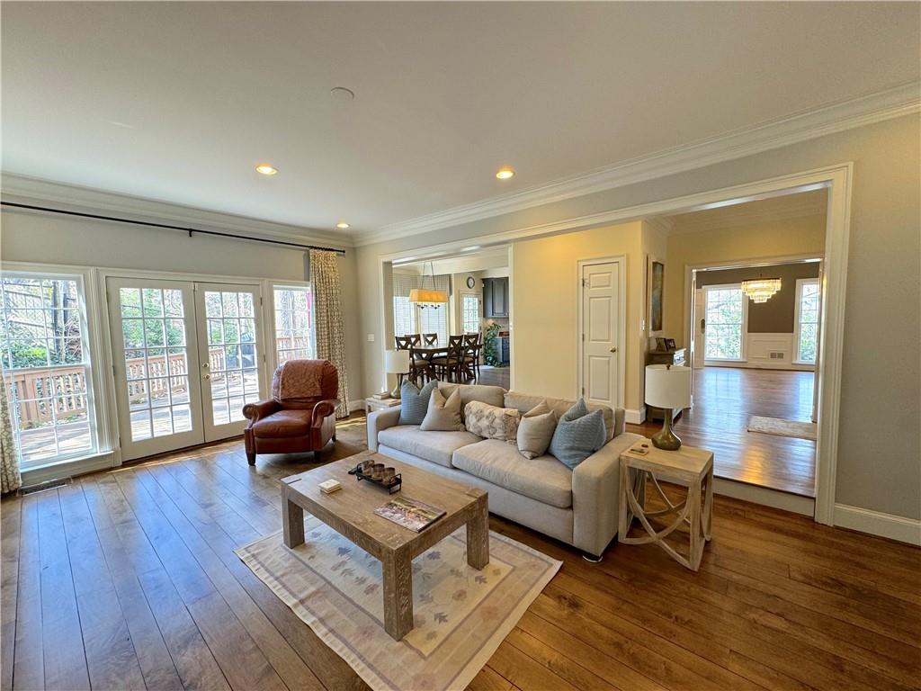 18 Dean Overlook NW