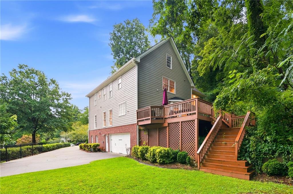 18 Dean Overlook NW