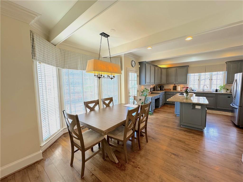 18 Dean Overlook NW