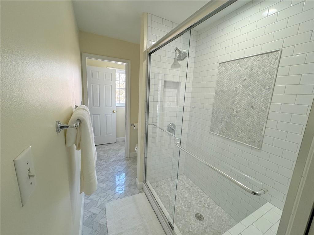 18 Dean Overlook NW