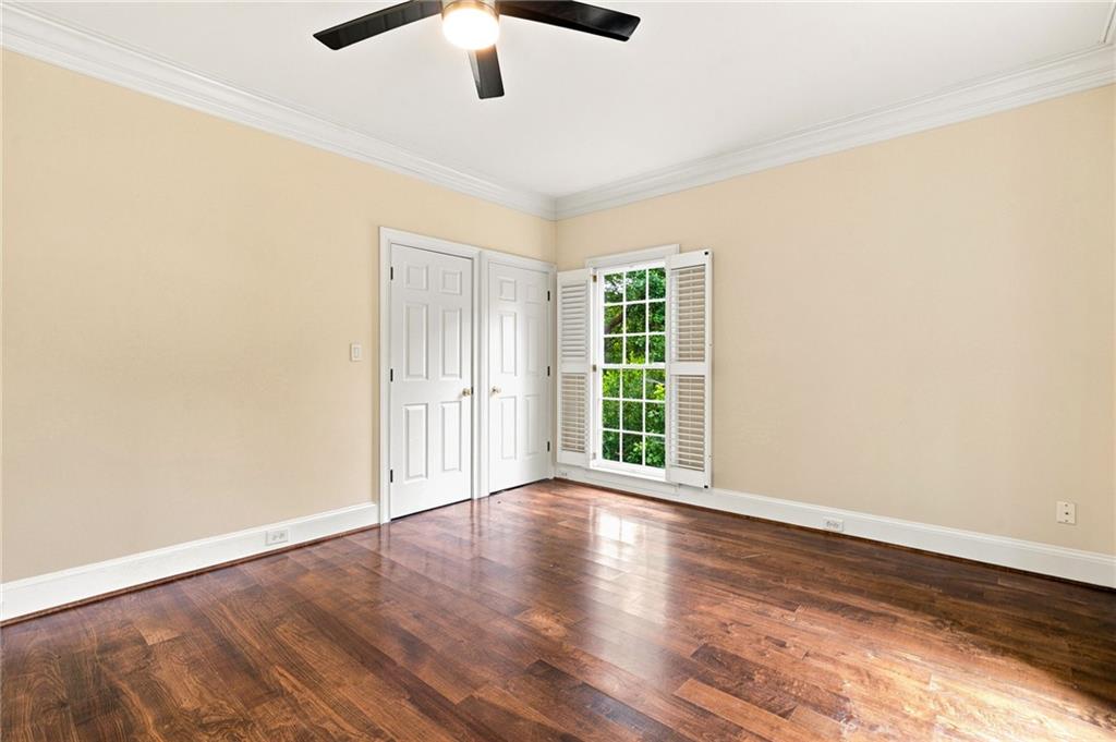 18 Dean Overlook NW