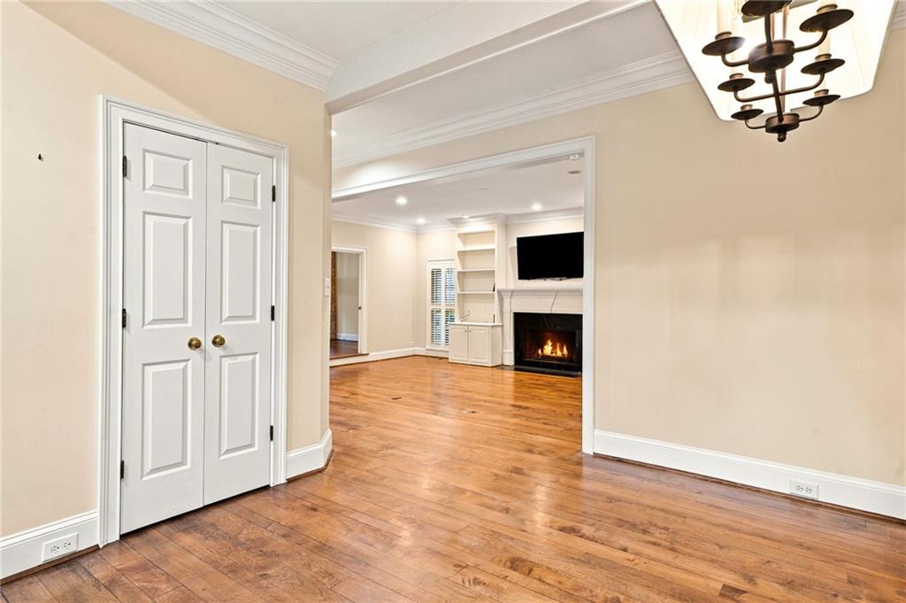 18 Dean Overlook NW
