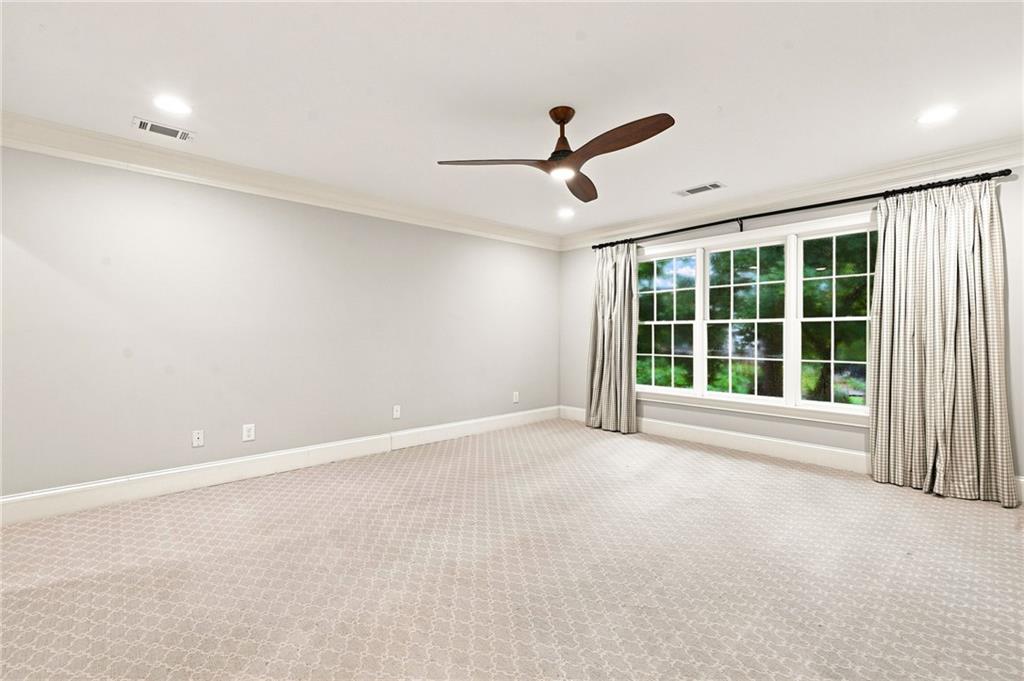 18 Dean Overlook NW