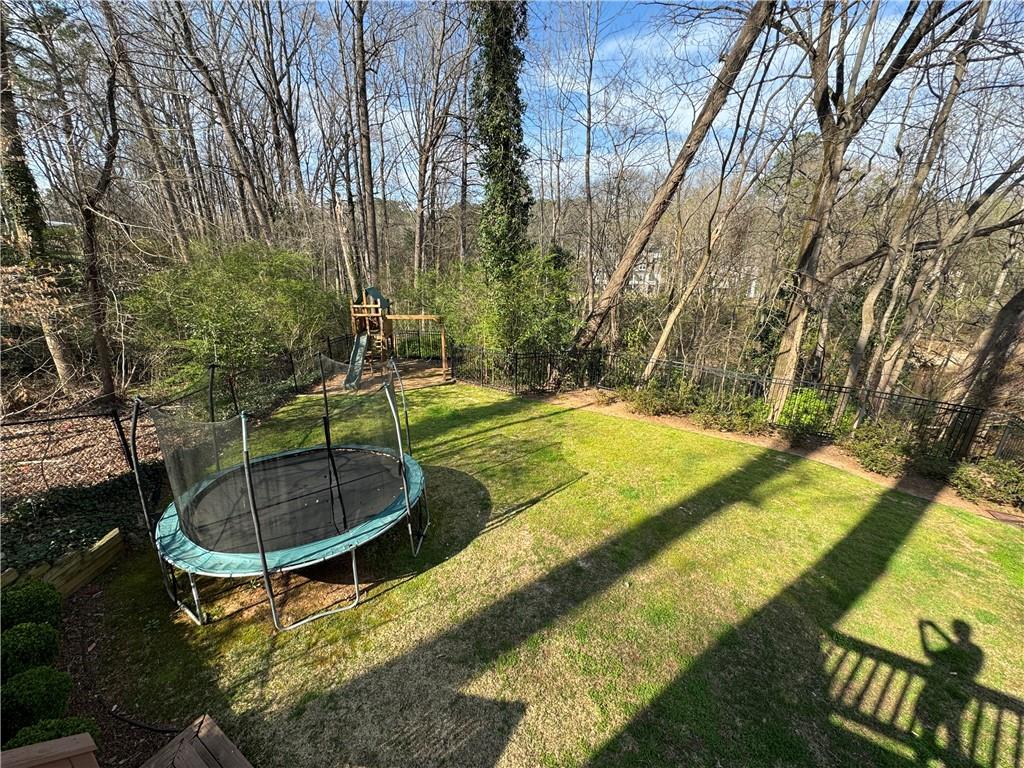 18 Dean Overlook NW