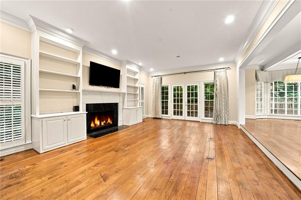 18 Dean Overlook NW
