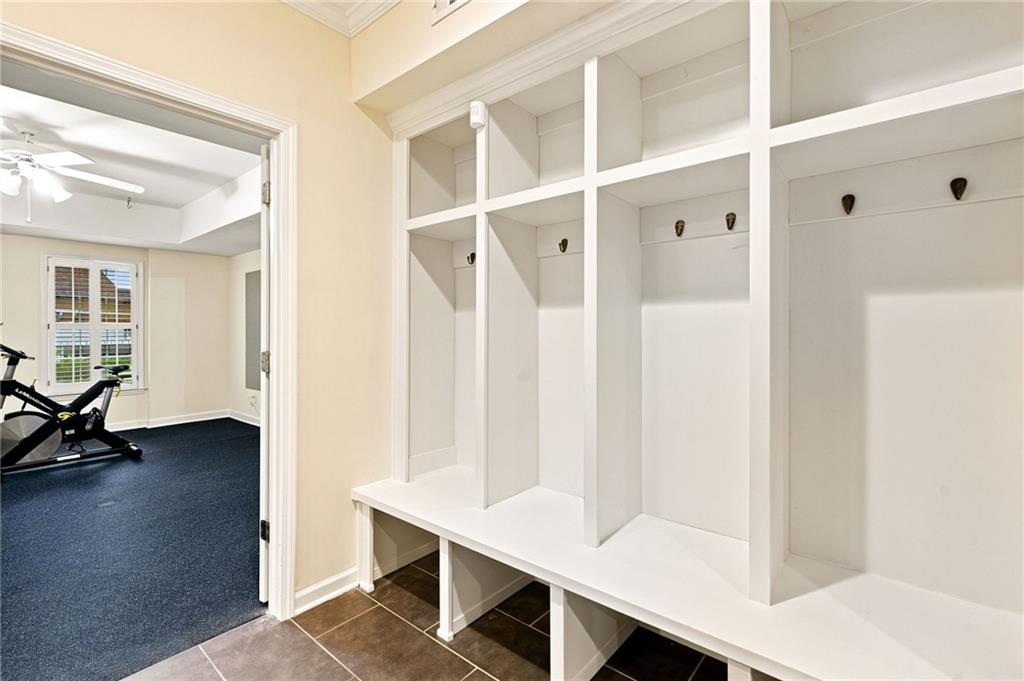 18 Dean Overlook NW