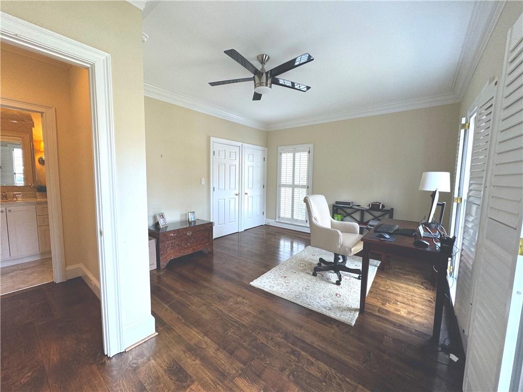 18 Dean Overlook NW