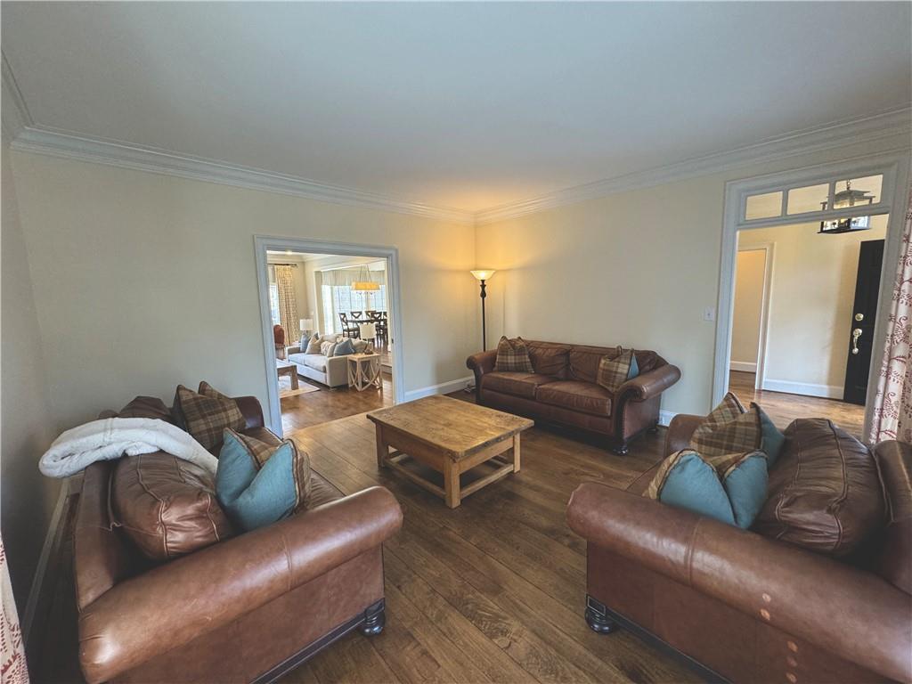 18 Dean Overlook NW