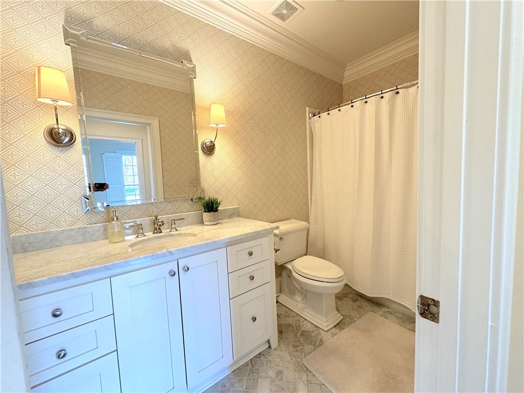 18 Dean Overlook NW