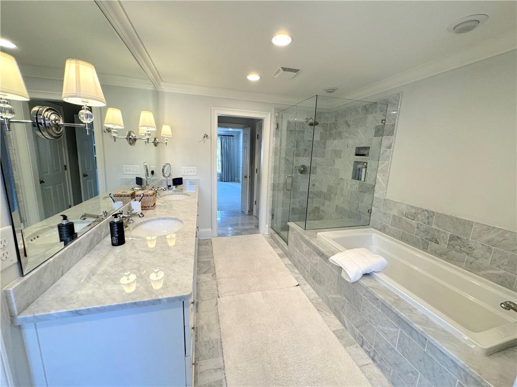 18 Dean Overlook NW