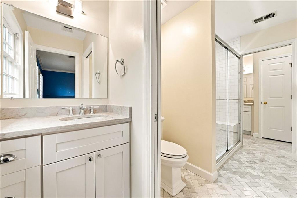 18 Dean Overlook NW