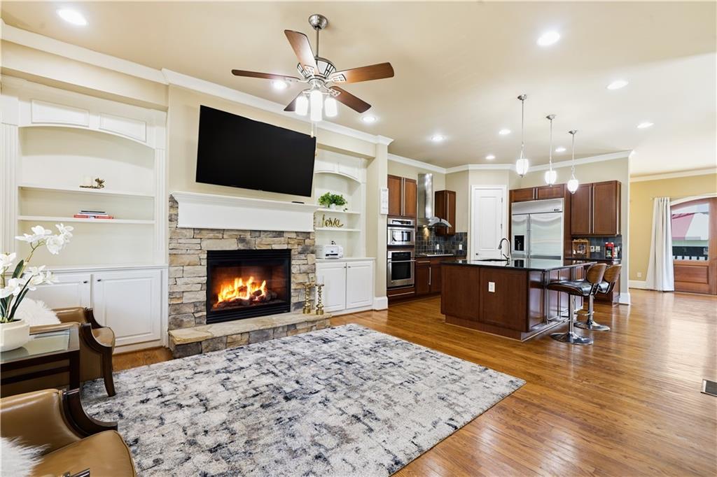 384 16th Street NW Unit 1