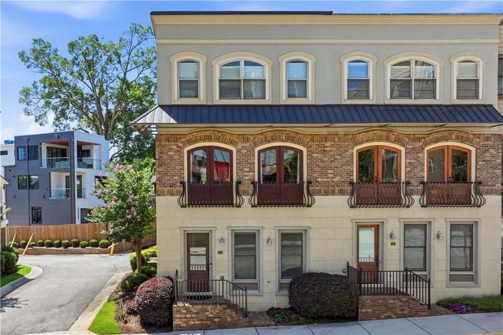 384 16th Street NW Unit 1