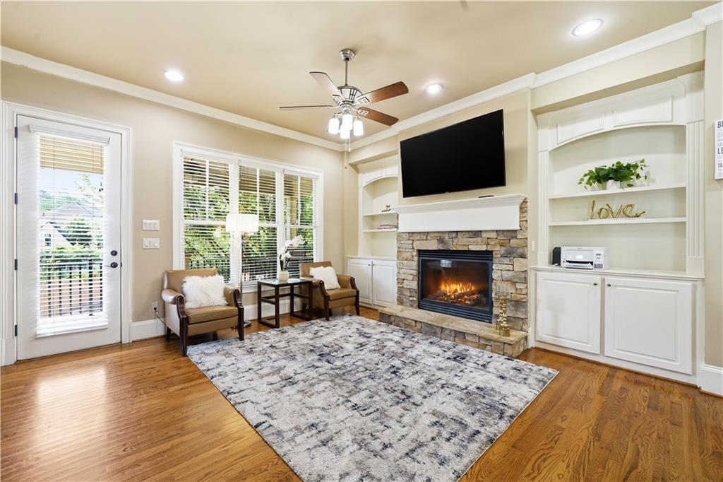 384 16th Street NW Unit 1